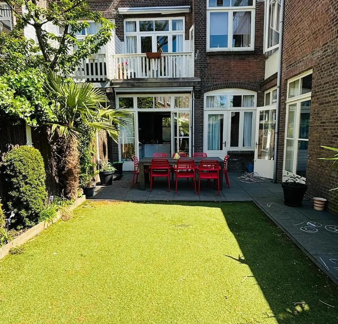Family House With Garden Near Beach Lahey Hollanda
